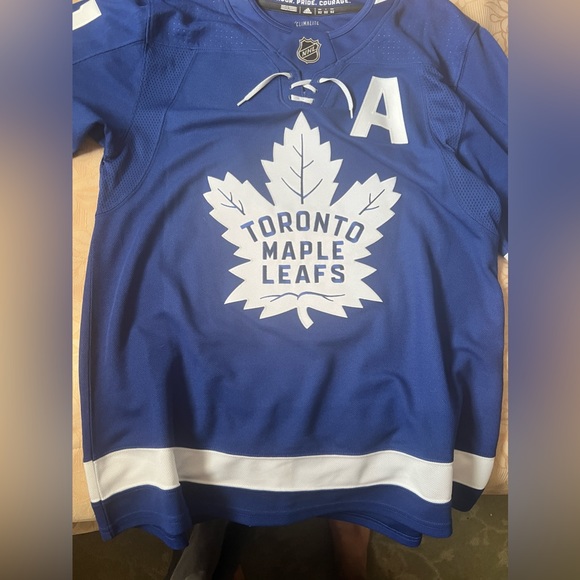 John Tavares Toronto Maple Leafs Jersey - Picture 2 of 8